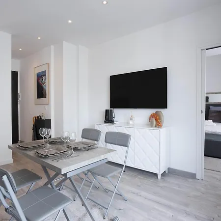 Le Montana - Centre - Festival - Vue - Clim Apartment *